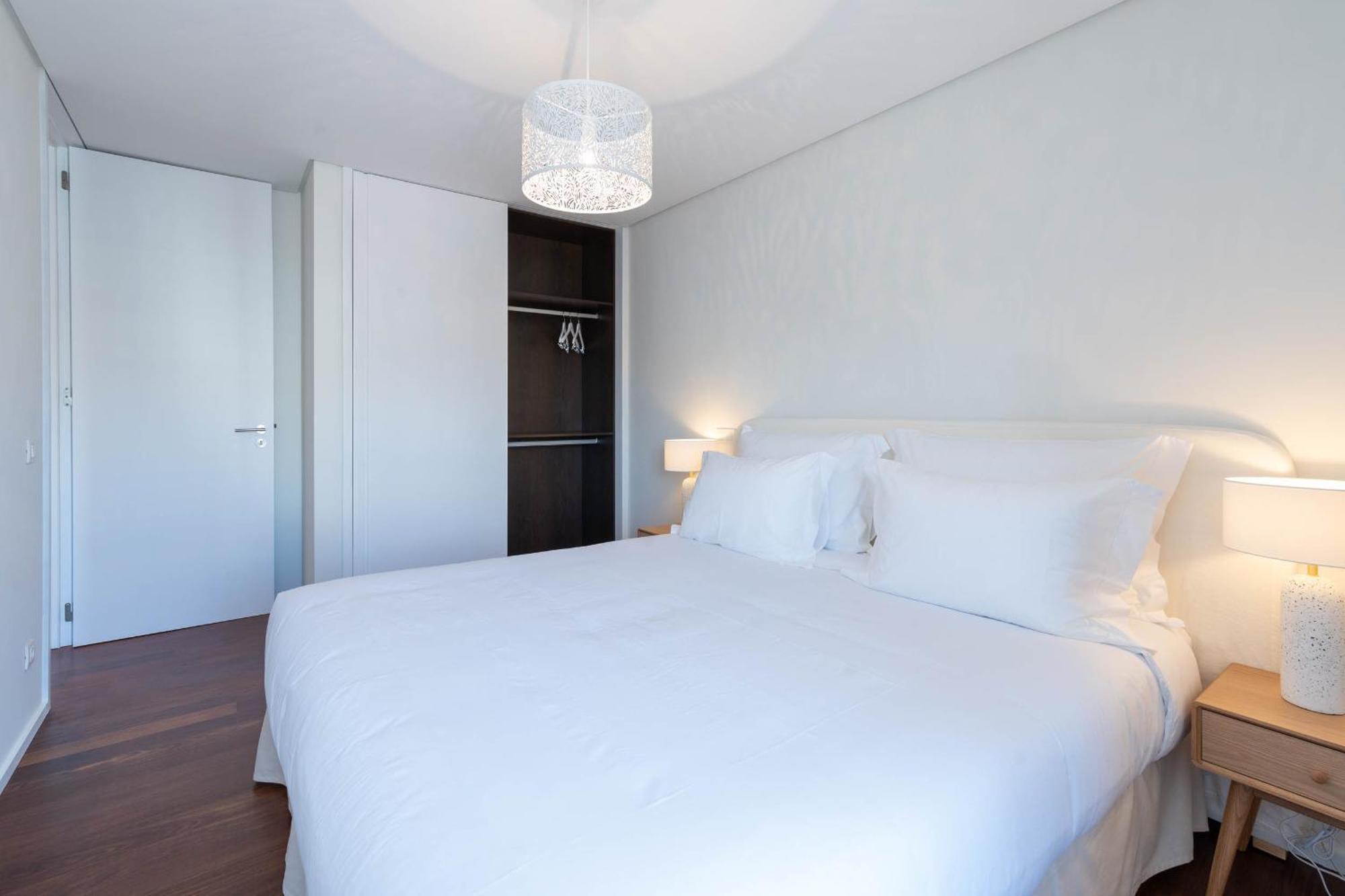Cedofeita Sunny Apartment - Balcony & Parking Порто Екстериор снимка